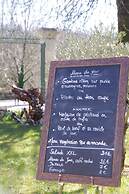 Logis Hôtels Domaine du Châtelard