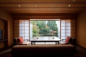 Nakanobo Zuien - Adults Only