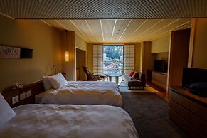 Nakanobo Zuien - Adults Only