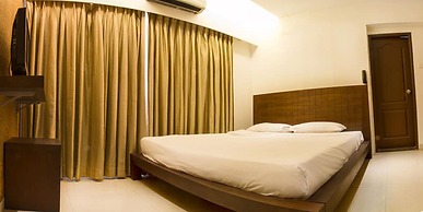 Landmark Suites