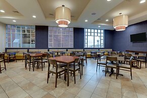 Drury Inn & Suites St. Louis Arnold