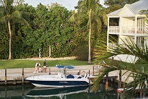 Islander Bayside Villas and Boatslips