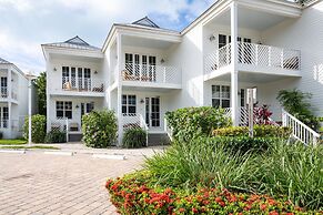 Islander Bayside Villas and Boatslips