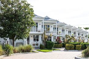 Islander Bayside Villas and Boatslips