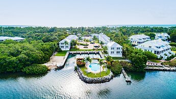 Islander Bayside Villas and Boatslips