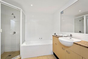 Kirra Beach Apartments