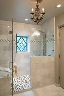 Inn Of The Turquoise Bear