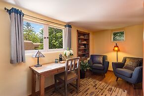 Inn Of The Turquoise Bear