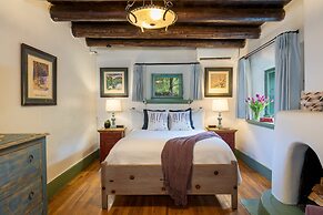 Inn Of The Turquoise Bear