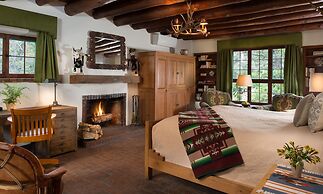 Inn Of The Turquoise Bear