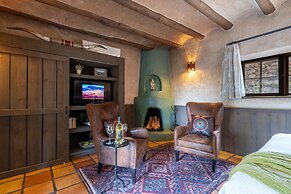 Inn Of The Turquoise Bear