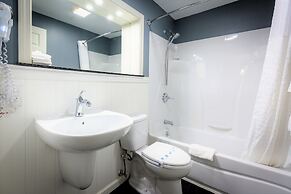 Mt Madison Inn & Suites