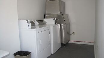 Mt Madison Inn & Suites