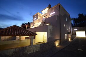 Villa Avantgarde B&B