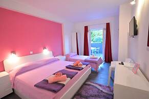 Villa Avantgarde B&B