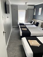 Parkway Motel