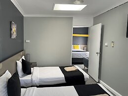 Parkway Motel