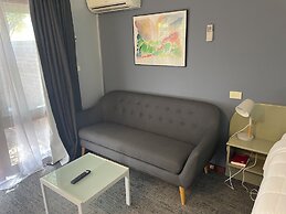 Parkway Motel