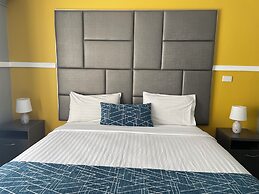 Parkway Motel