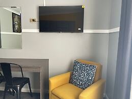 Parkway Motel