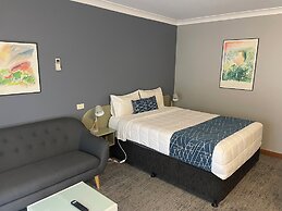 Parkway Motel