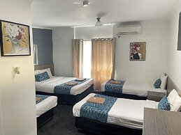 Parkway Motel