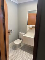 Parkway Motel