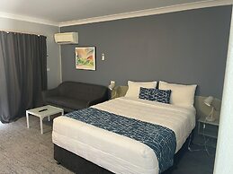 Parkway Motel