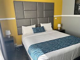 Parkway Motel