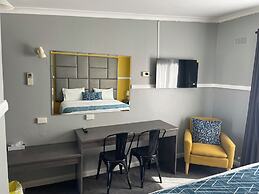 Parkway Motel