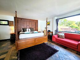 Koh Chang Cliff Beach Resort