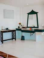 Koh Chang Cliff Beach Resort