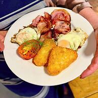 Adventure Lodge & Motel