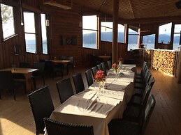 Brekkestranda Fjordhotel