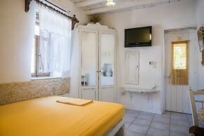 Anthippi Guest House