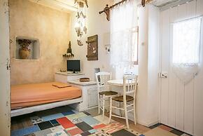 Anthippi Guest House