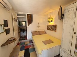 Anthippi Guest House