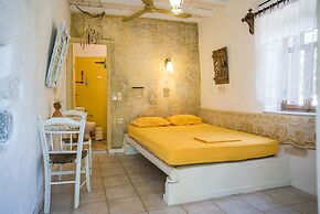 Anthippi Guest House