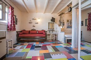 Anthippi Guest House