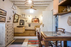 Anthippi Guest House