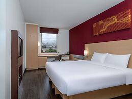 ibis Bangkok Riverside
