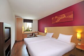 ibis Bangkok Riverside