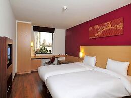 ibis Bangkok Riverside