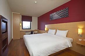 ibis Bangkok Riverside