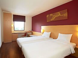 ibis Bangkok Riverside