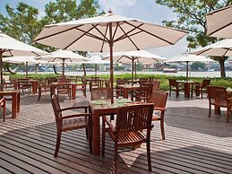 ibis Bangkok Riverside