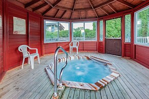 Days Inn & Suites by Wyndham St. Ignace Lakefront