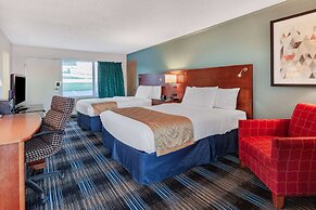 Days Inn & Suites by Wyndham St. Ignace Lakefront
