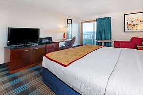 Days Inn & Suites by Wyndham St. Ignace Lakefront