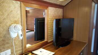 Sunset Village Beach Resort